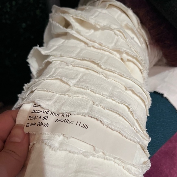 White stretchy fabric bolt - Picture 2 of 3